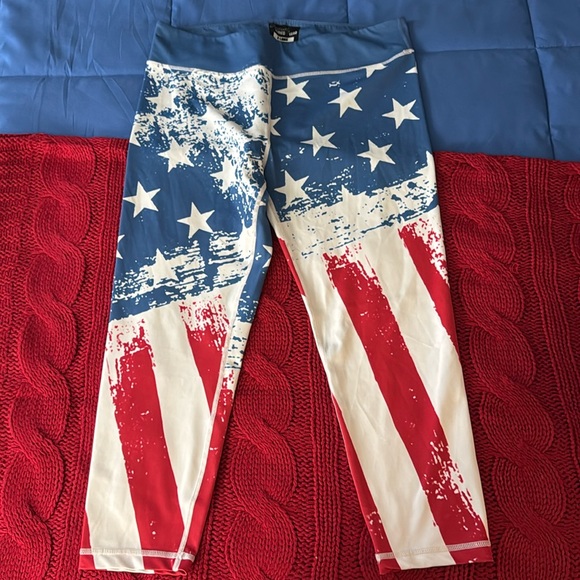 Constantly Varied Gear CVG Marrixan Flag Capri Leggings Sz XL! - Picture 1 of 5